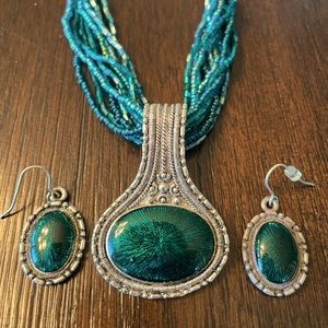 Emerald color beaded necklace and emerald earrings!!